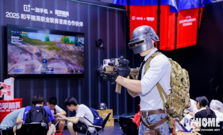 集结三大顶流游戏 一加高调亮相2025 ChinaJoy(图3)